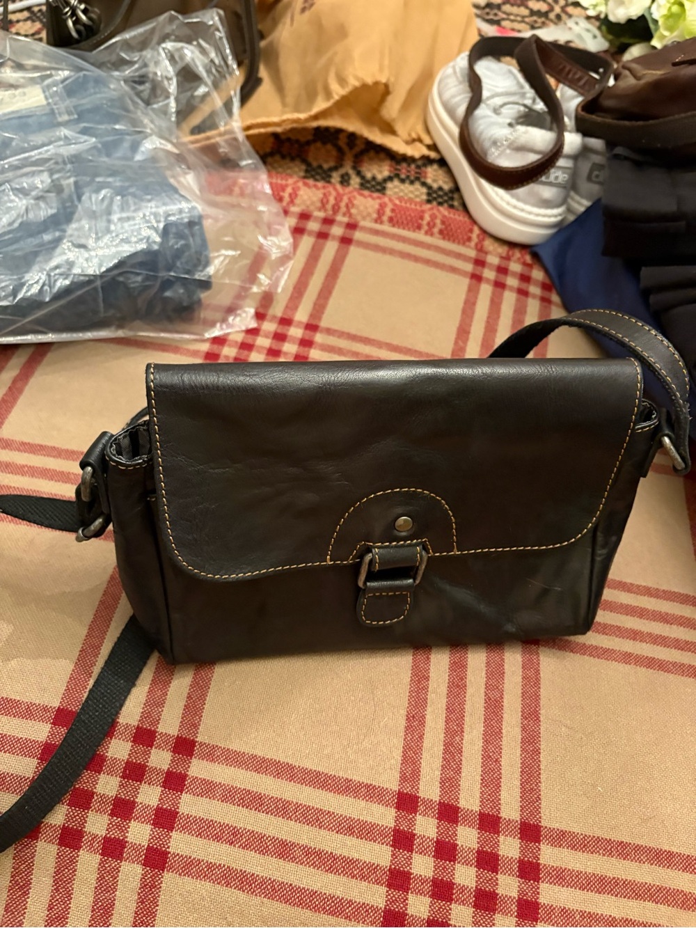 Classic Women’s Leather Crossbody Bag - Brown
